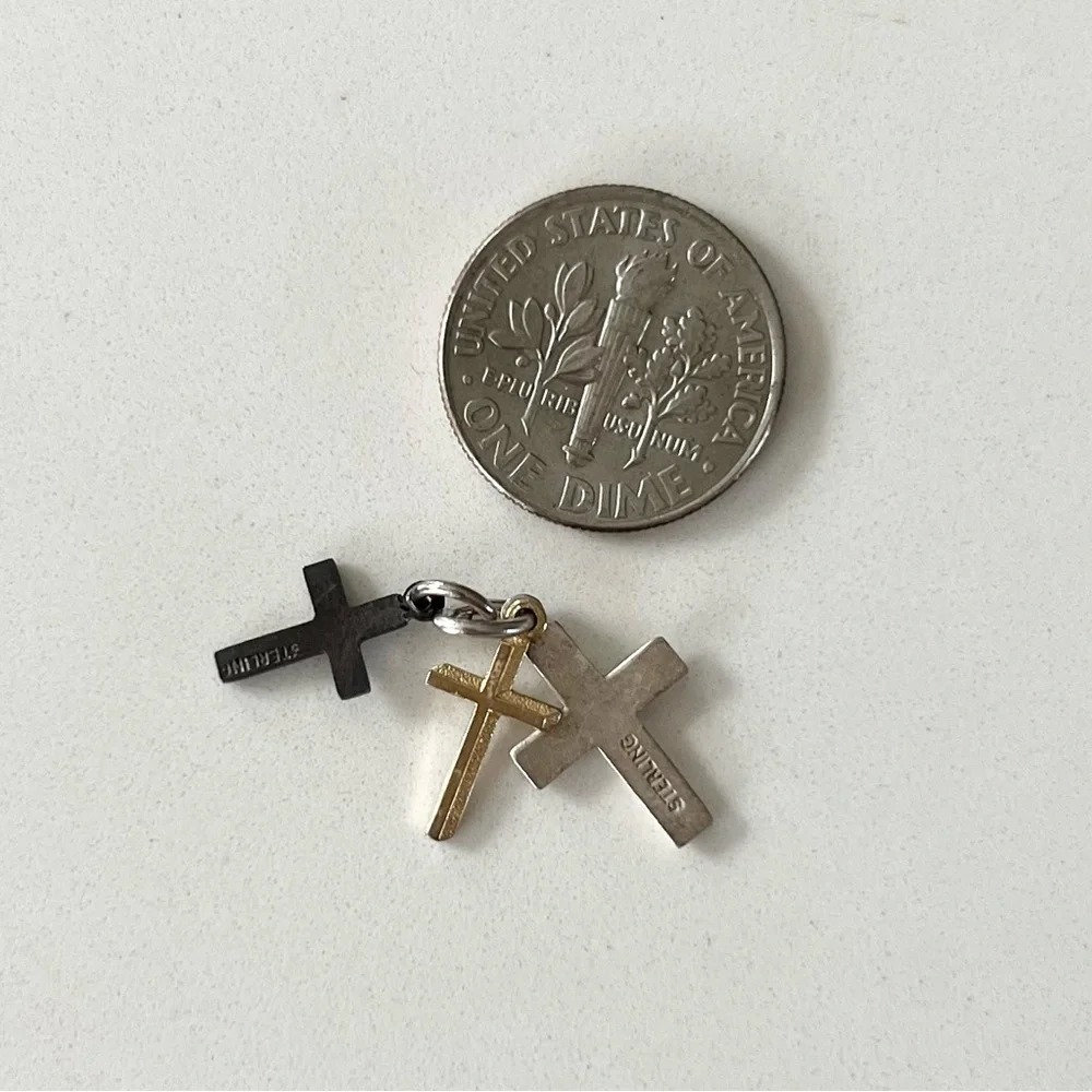 ⭐️ 3 Vintage Sterling Silver Mini Cross Charms - Picture 6 of 6
